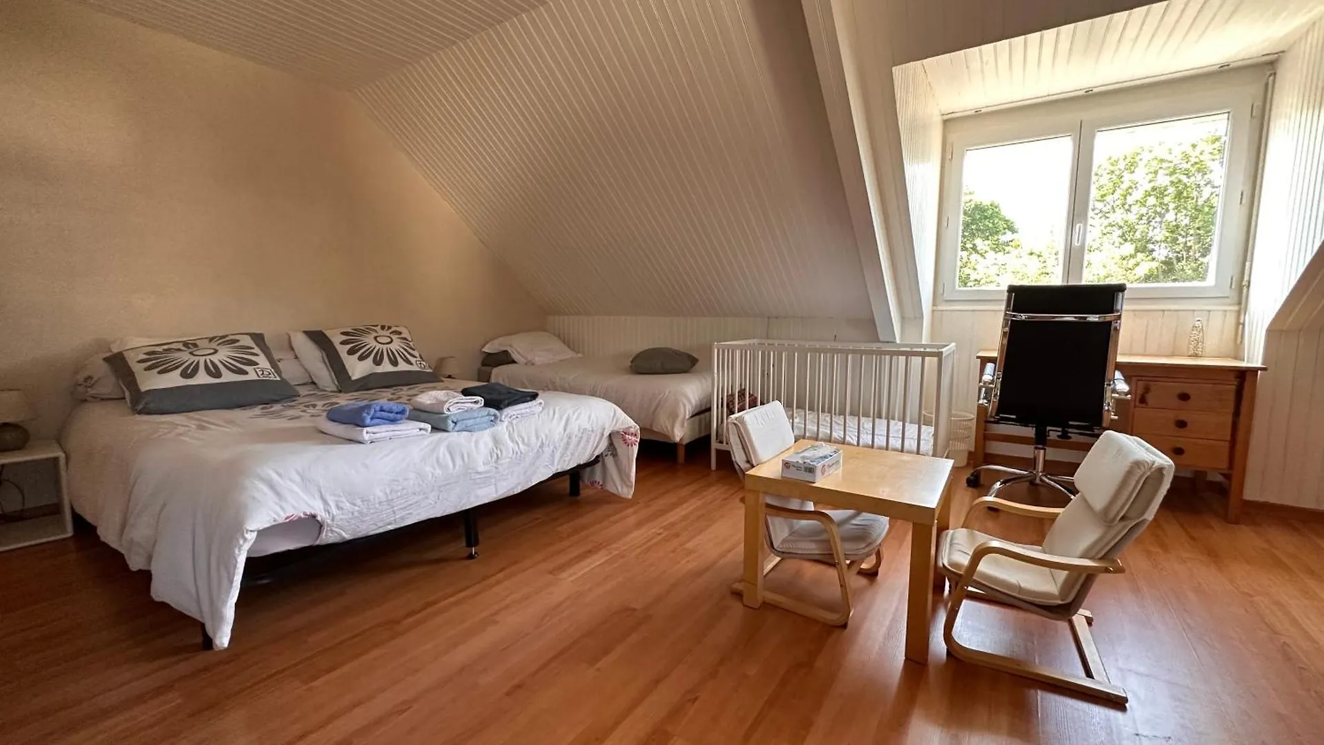 Holiday home Grande Maison Familiale Au Calme En Ville Saint-Brieuc